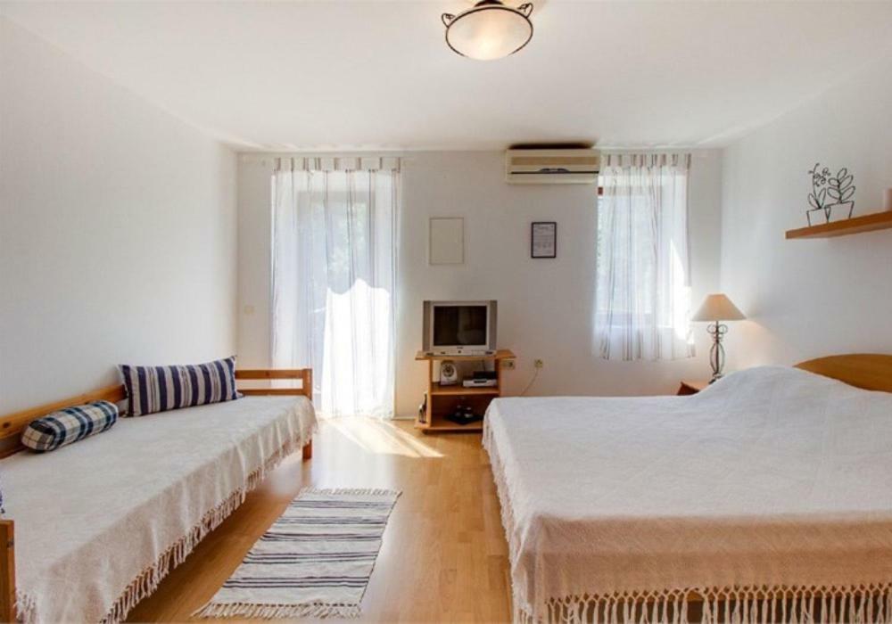 וולי לוסיניי Apartments Jelena מראה חיצוני תמונה