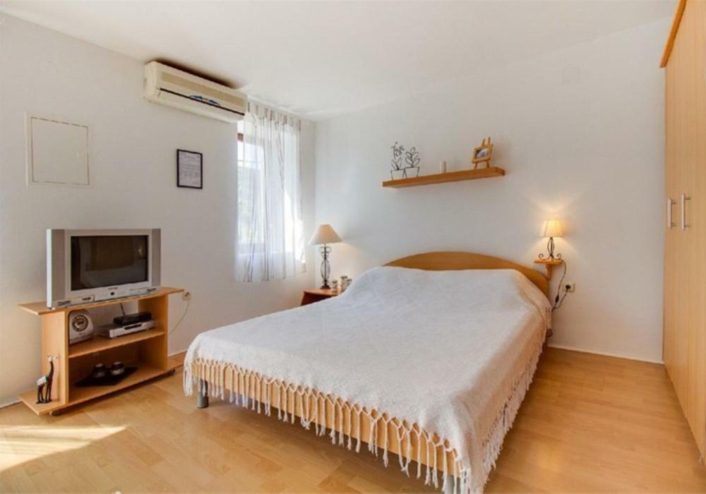 וולי לוסיניי Apartments Jelena מראה חיצוני תמונה